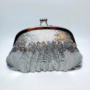 Icing Silver Bling Chain Mesh Clutch Purse Womens Satin Lined Evening Bling